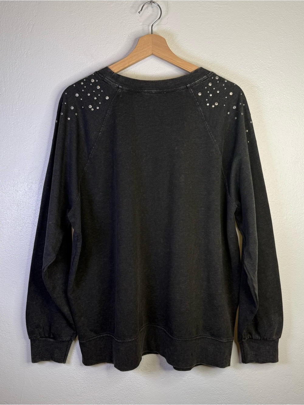 Maurices Stud Embellished Charcoal Gray Crew Neck Pullover Sweatshirt Size XL - Picture 12 of 15